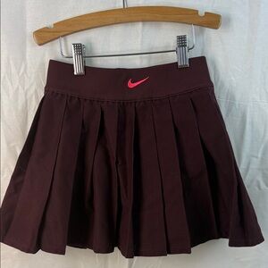 Nike Kids Tennis Skirt in Dark Maroon with Pink Logo